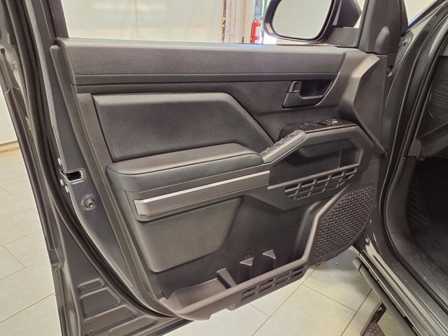 2025 Toyota Tacoma 4WD SR5