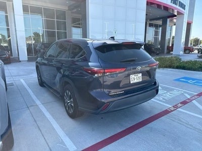 2021 Toyota Highlander XLE