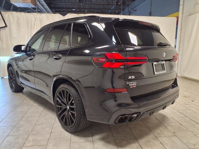 2025 BMW X5 M60i