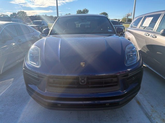2025 Porsche Macan Base