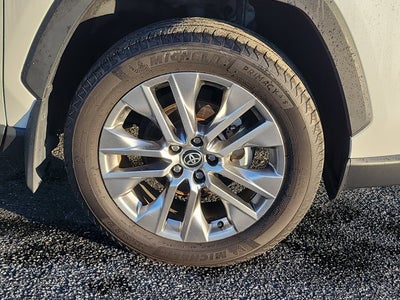 2025 Toyota RAV4 XLE Premium