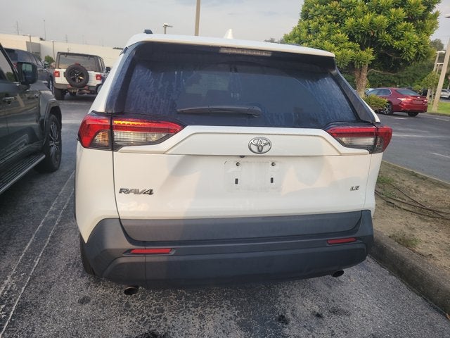 2020 Toyota RAV4 LE