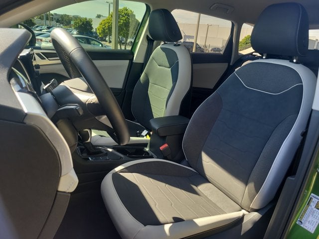 2025 Volkswagen Taos SE