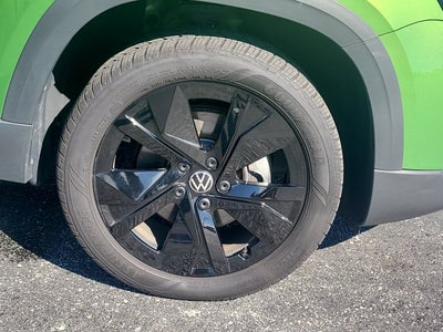 2025 Volkswagen Taos SE