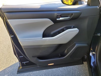 2025 Toyota HIGHLANDER XLE