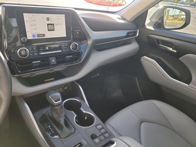 2025 Toyota HIGHLANDER XLE