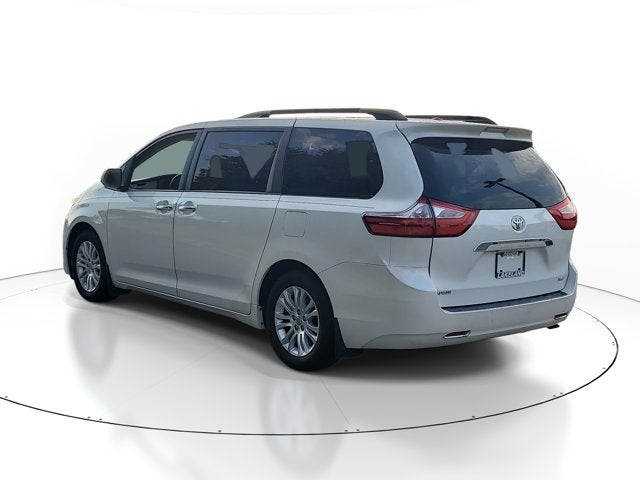 2016 Toyota Sienna XLE
