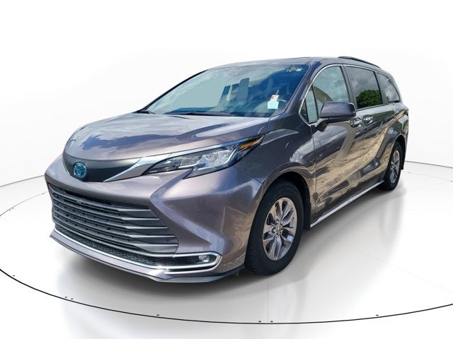 2021 Toyota Sienna XLE