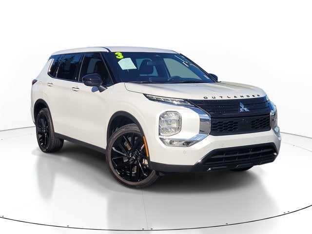 2023 Mitsubishi Outlander SE
