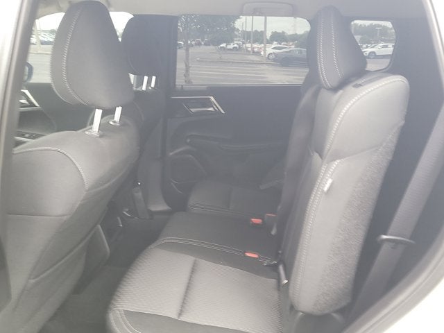 2024 Mitsubishi Outlander ES