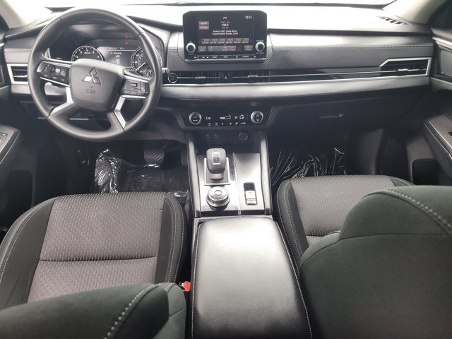 2024 Mitsubishi Outlander ES