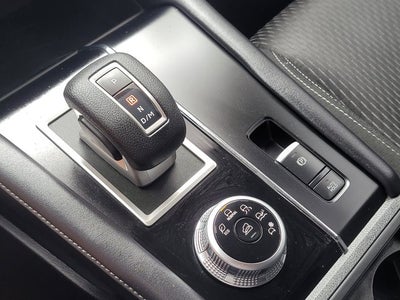 2024 Mitsubishi Outlander ES