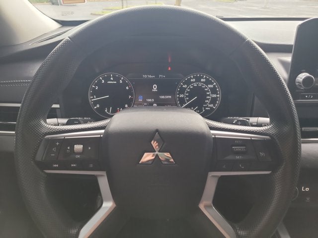 2024 Mitsubishi Outlander ES