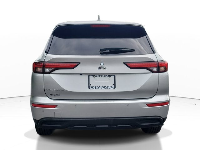 2024 Mitsubishi Outlander ES