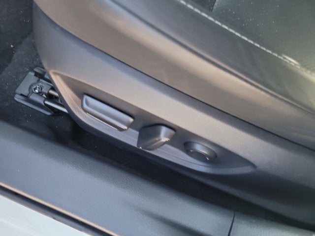 2025 Toyota Prius XLE