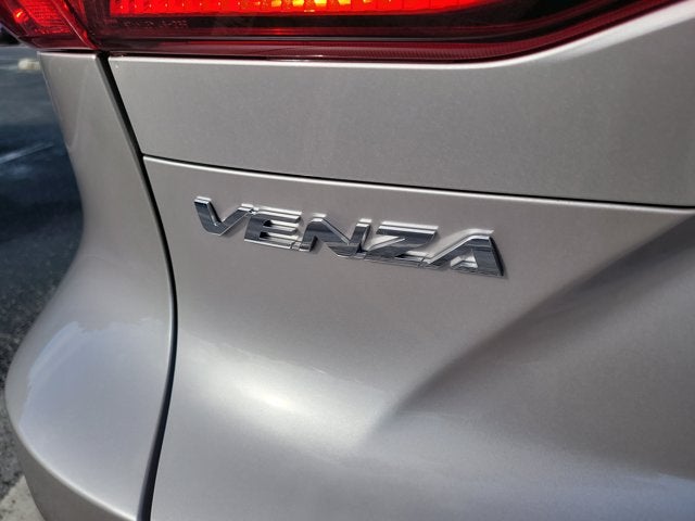 2023 Toyota Venza LE
