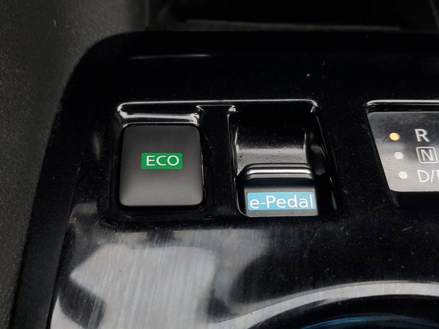 2018 Nissan LEAF SV