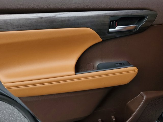 2022 Toyota Highlander Platinum