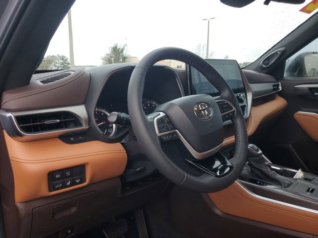 2022 Toyota Highlander Platinum