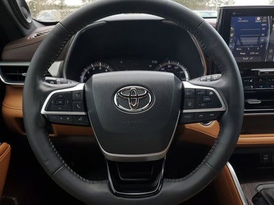 2022 Toyota Highlander Platinum