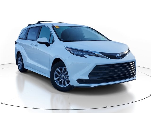 2025 Toyota Sienna LE