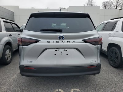 2024 Toyota Sienna XLE