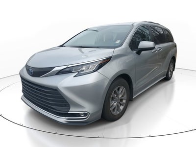 2022 Toyota Sienna XLE