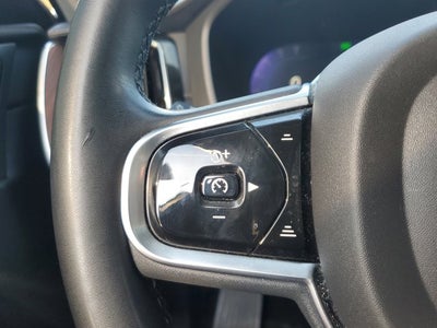 2023 Volvo XC60 Ultimate Bright Theme