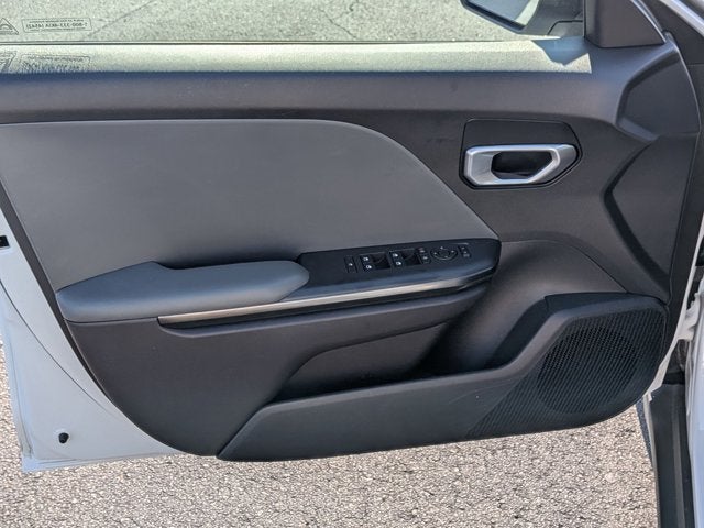 2025 Kia K4 LXS - Photo 11