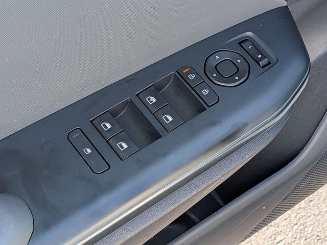 2025 Kia K4 LXS - Photo 13