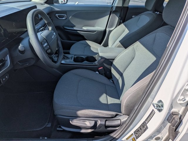 2025 Kia K4 LXS - Photo 14