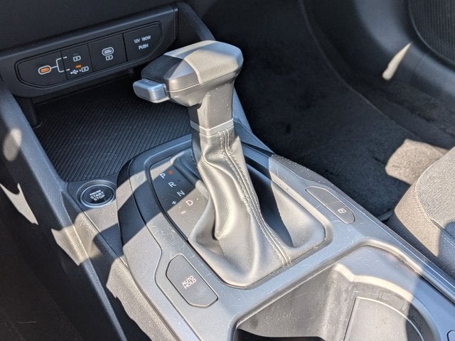 2025 Kia K4 LXS - Photo 24