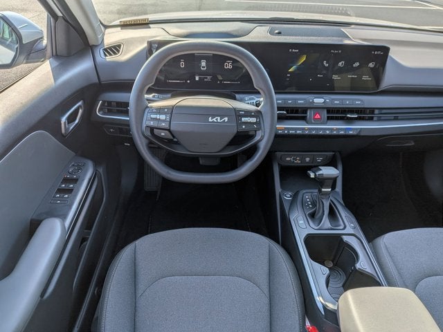2025 Kia K4 LXS - Photo 29