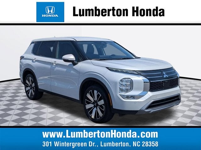 2025 Mitsubishi Outlander SE 2WD's photo