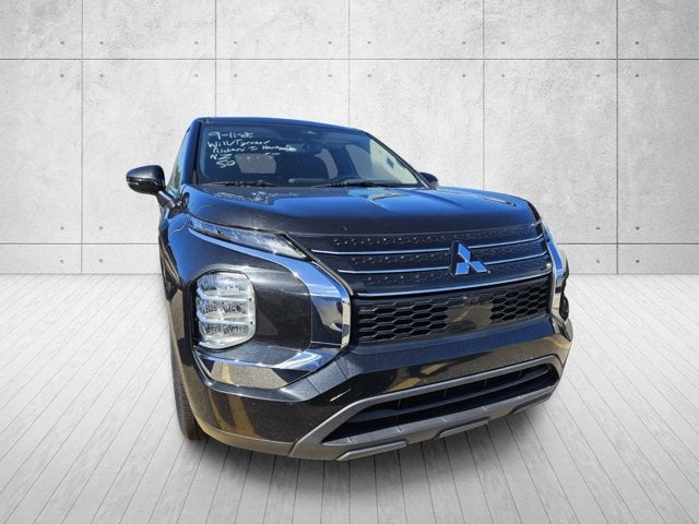 2022 Mitsubishi Outlander ES