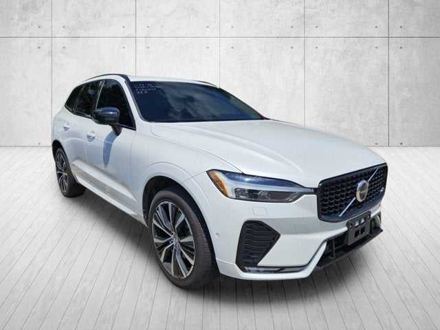 2023 Volvo XC60 Plus Dark Theme