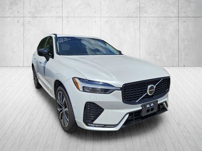 2023 Volvo XC60 Plus Dark Theme