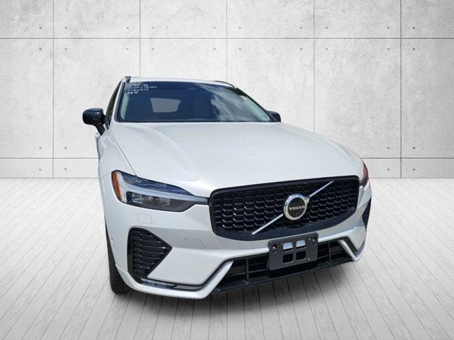 2023 Volvo XC60 Plus Dark Theme