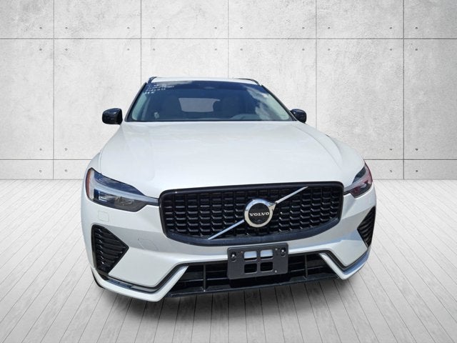 2023 Volvo XC60 Plus Dark Theme