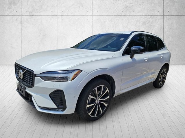 2023 Volvo XC60 Plus Dark Theme