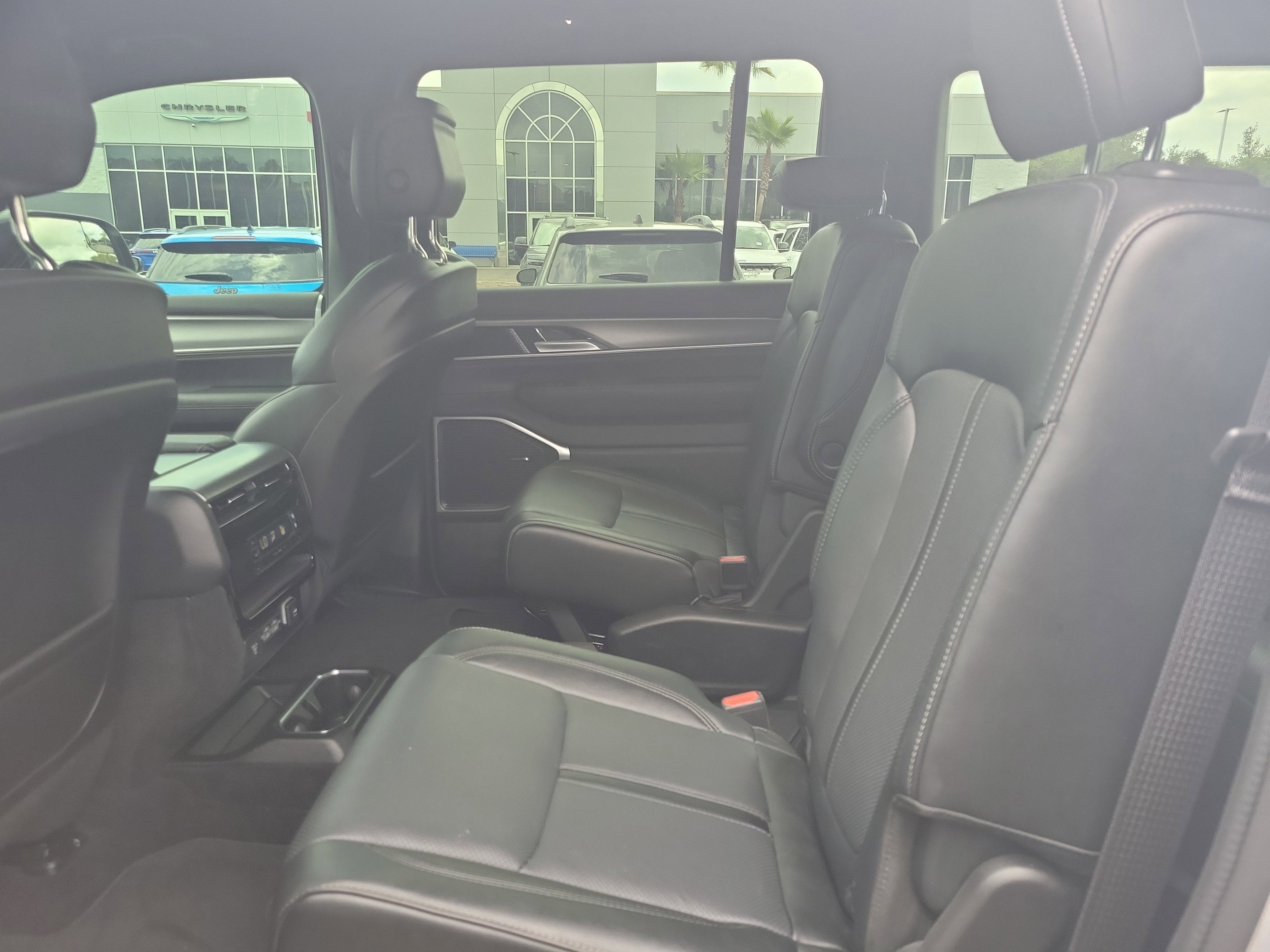 2025 Jeep Wagoneer Series II Carbide