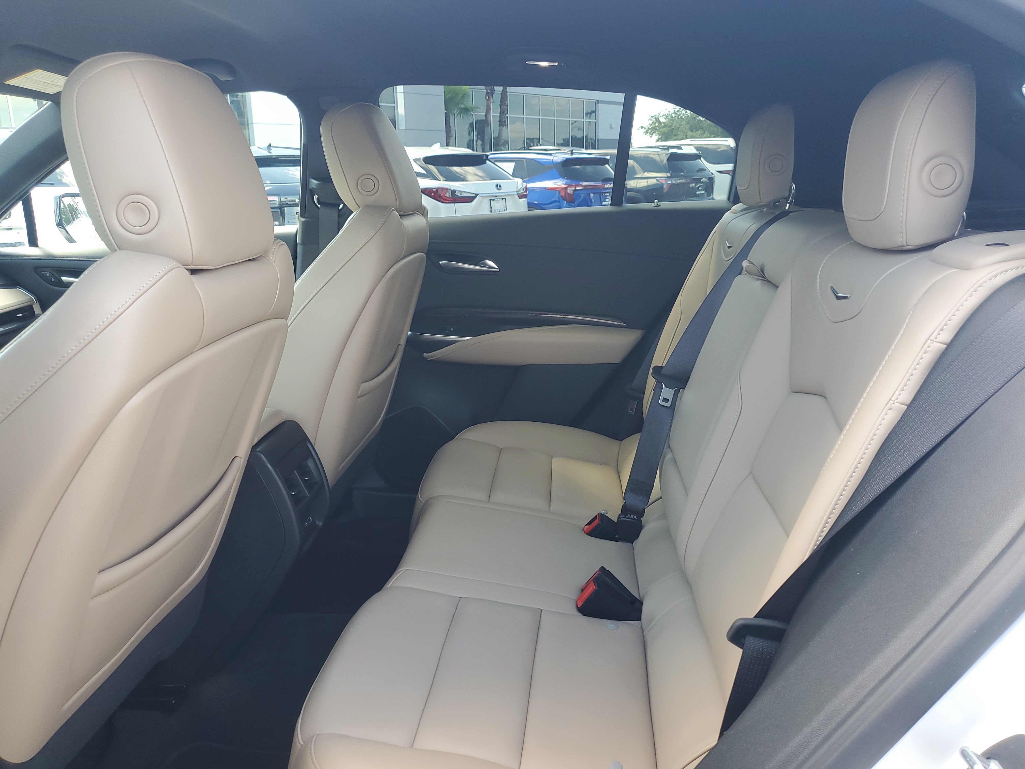 2024 Cadillac XT4 FWD Premium Luxury