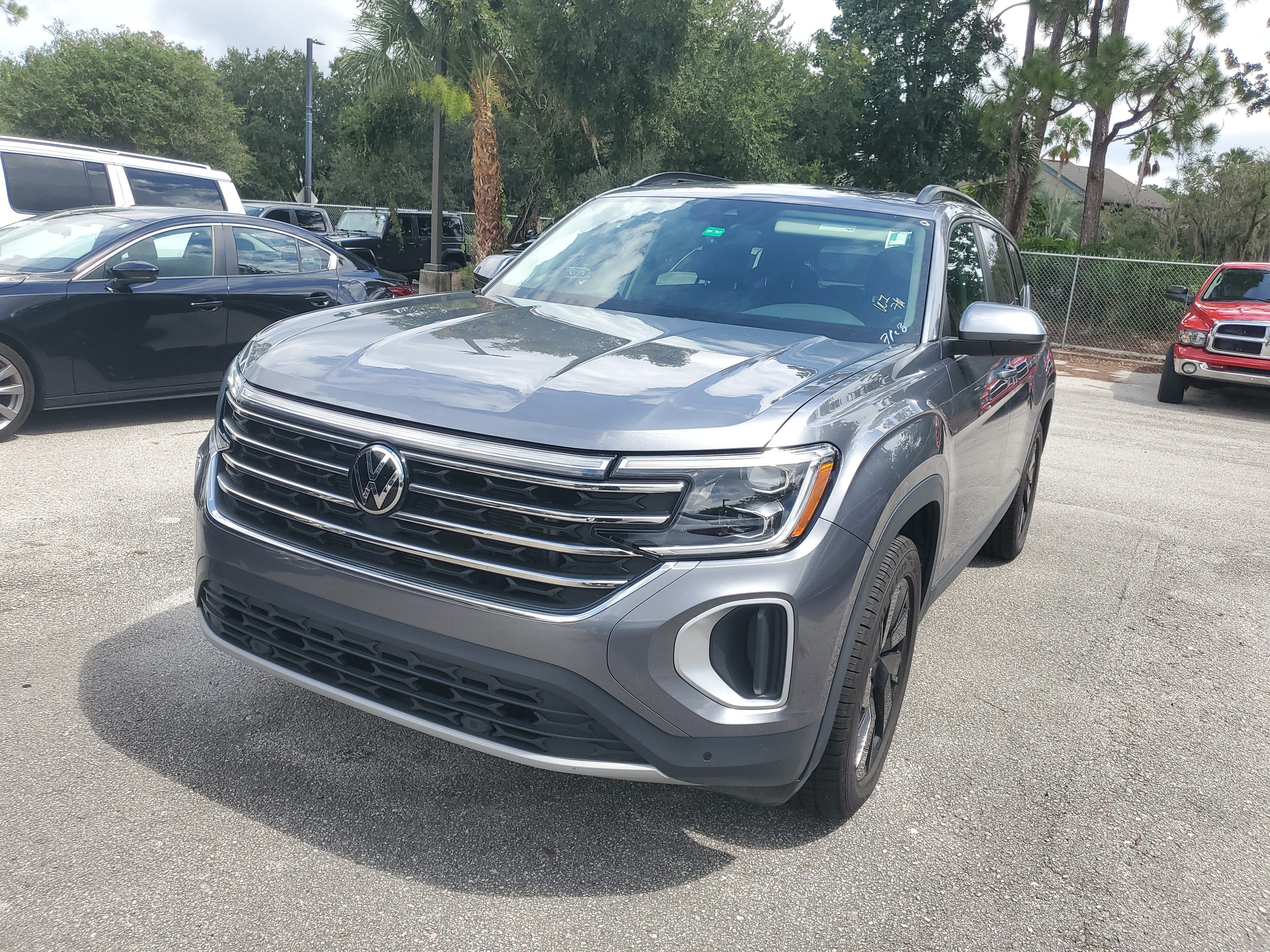 2024 Volkswagen Atlas 2.0T SE w/Technology