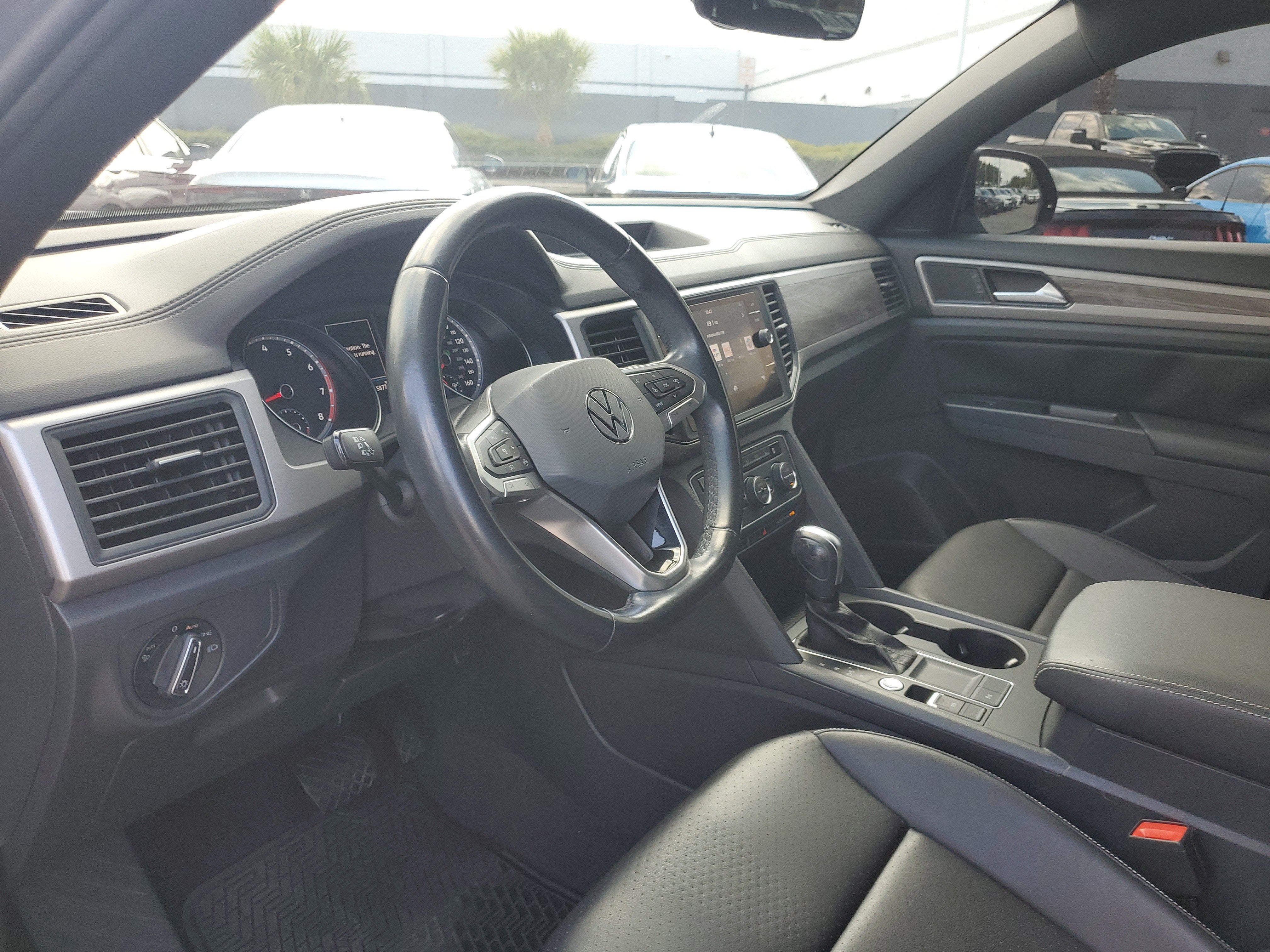 2020 Volkswagen Atlas Cross Sport 2.0T SE w/Technology