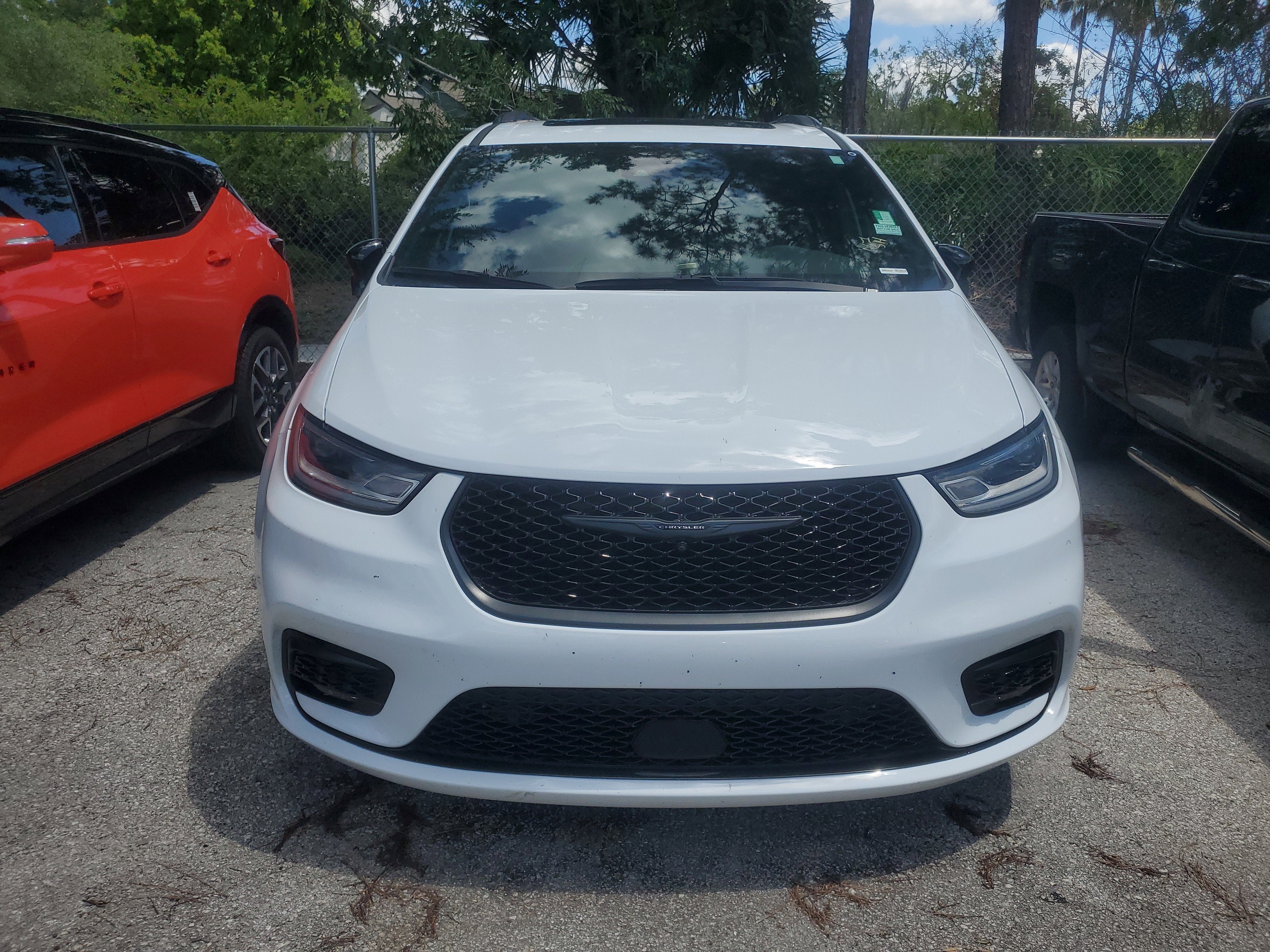 2025 Chrysler Pacifica Hybrid Premium S Appearance Pkg
