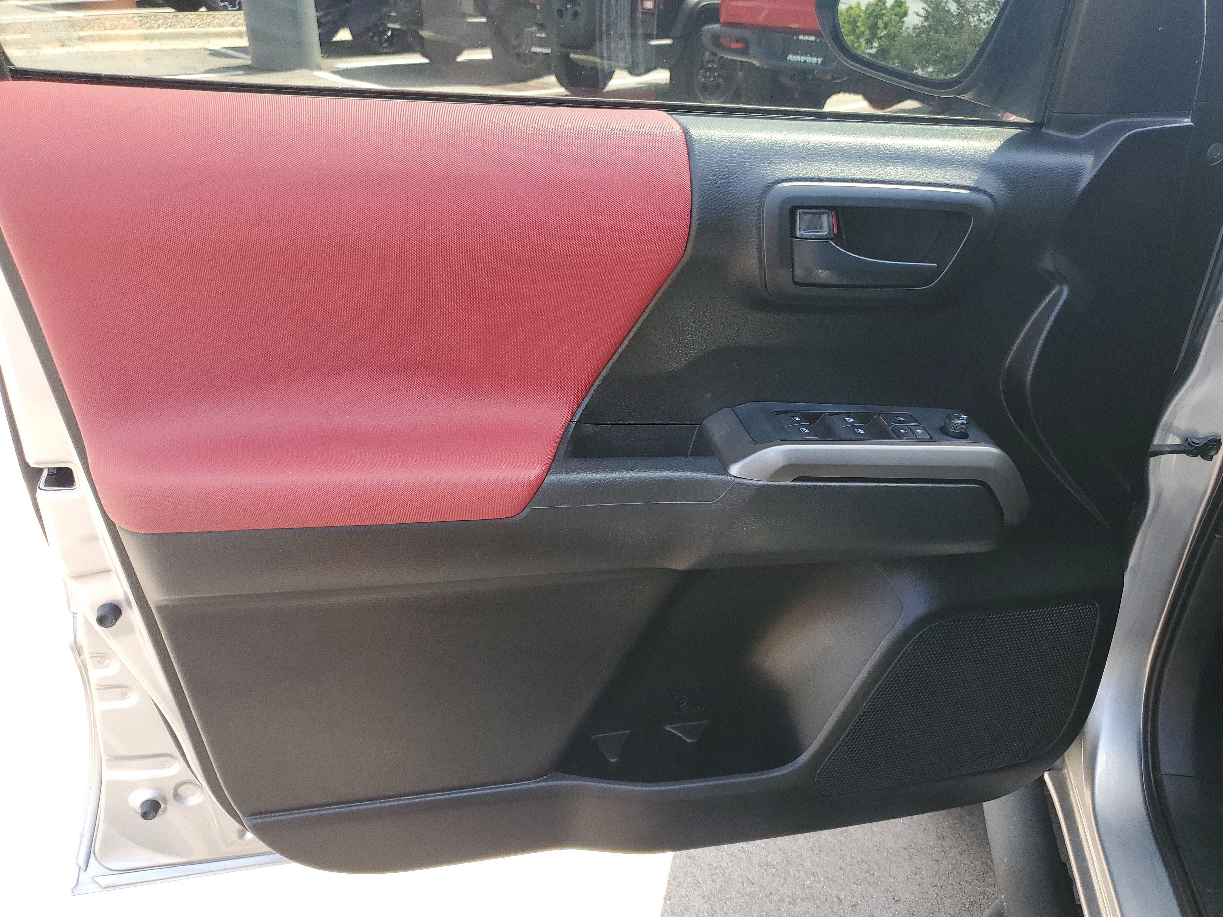 2022 Toyota Tacoma 2WD SR5
