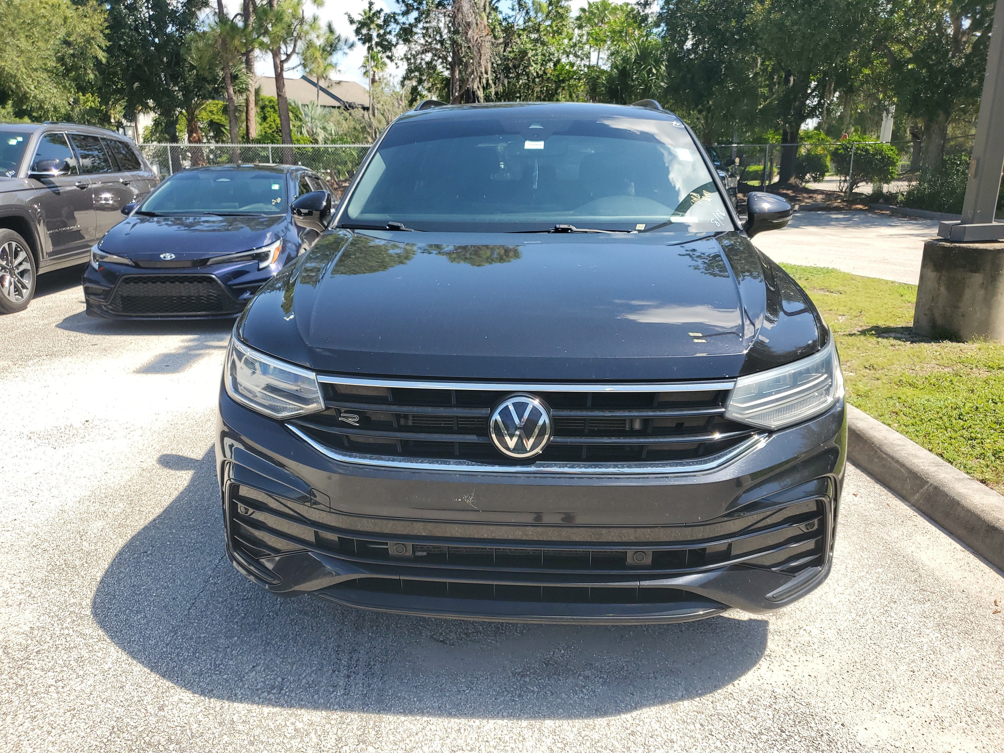 2022 Volkswagen Tiguan SE R-Line Black