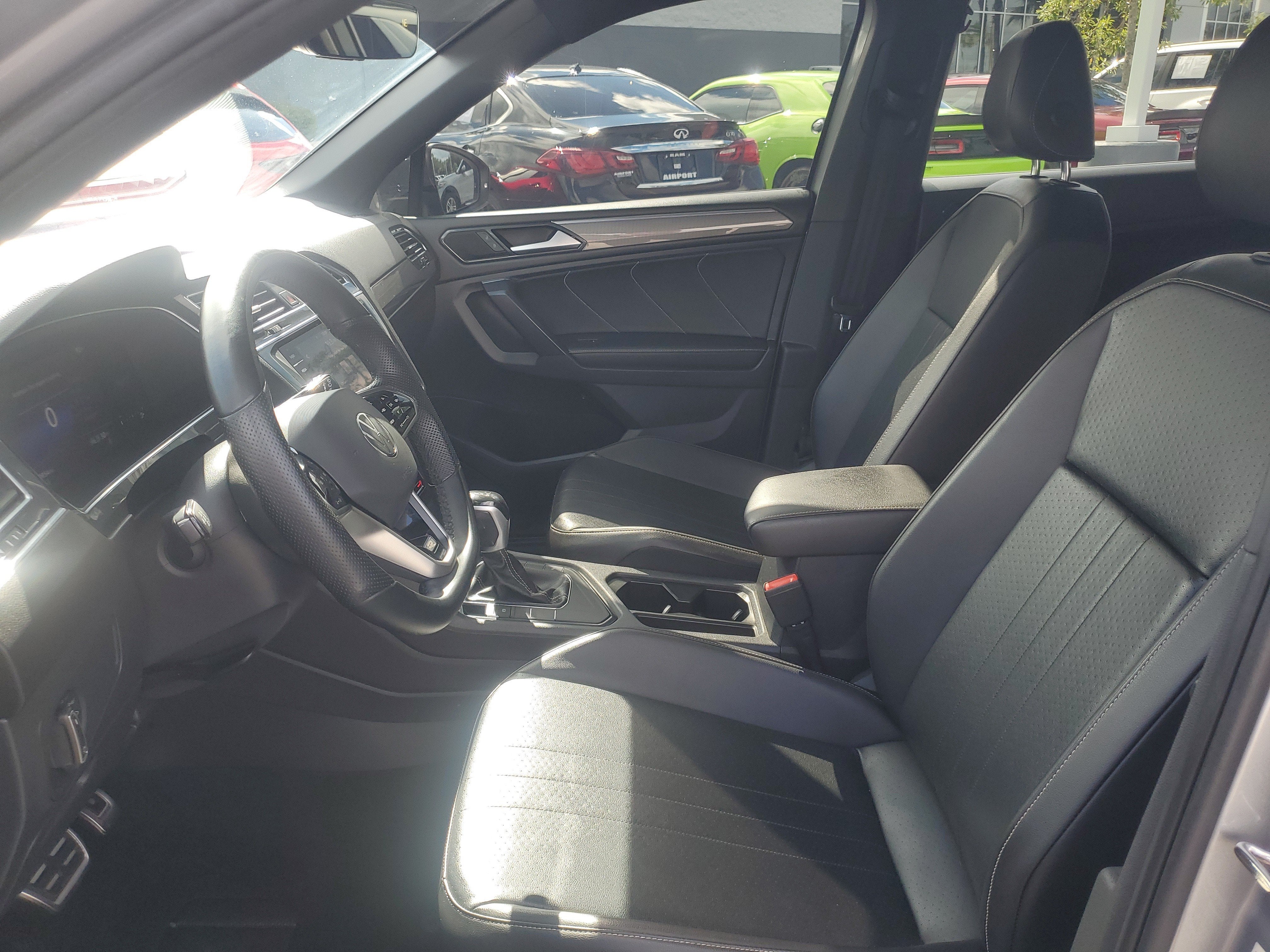 2022 Volkswagen Tiguan SE R-Line Black