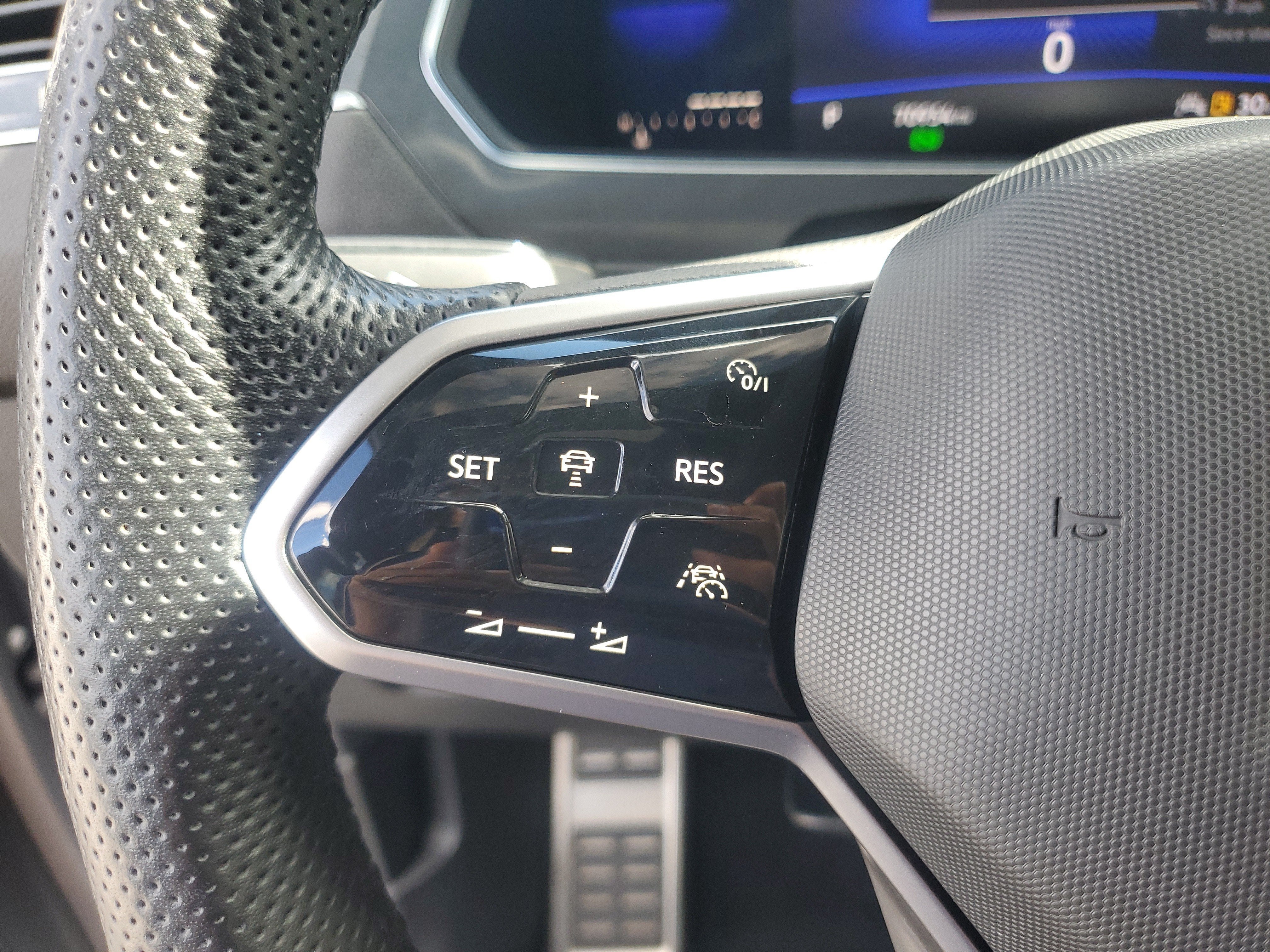 2022 Volkswagen Tiguan SE R-Line Black