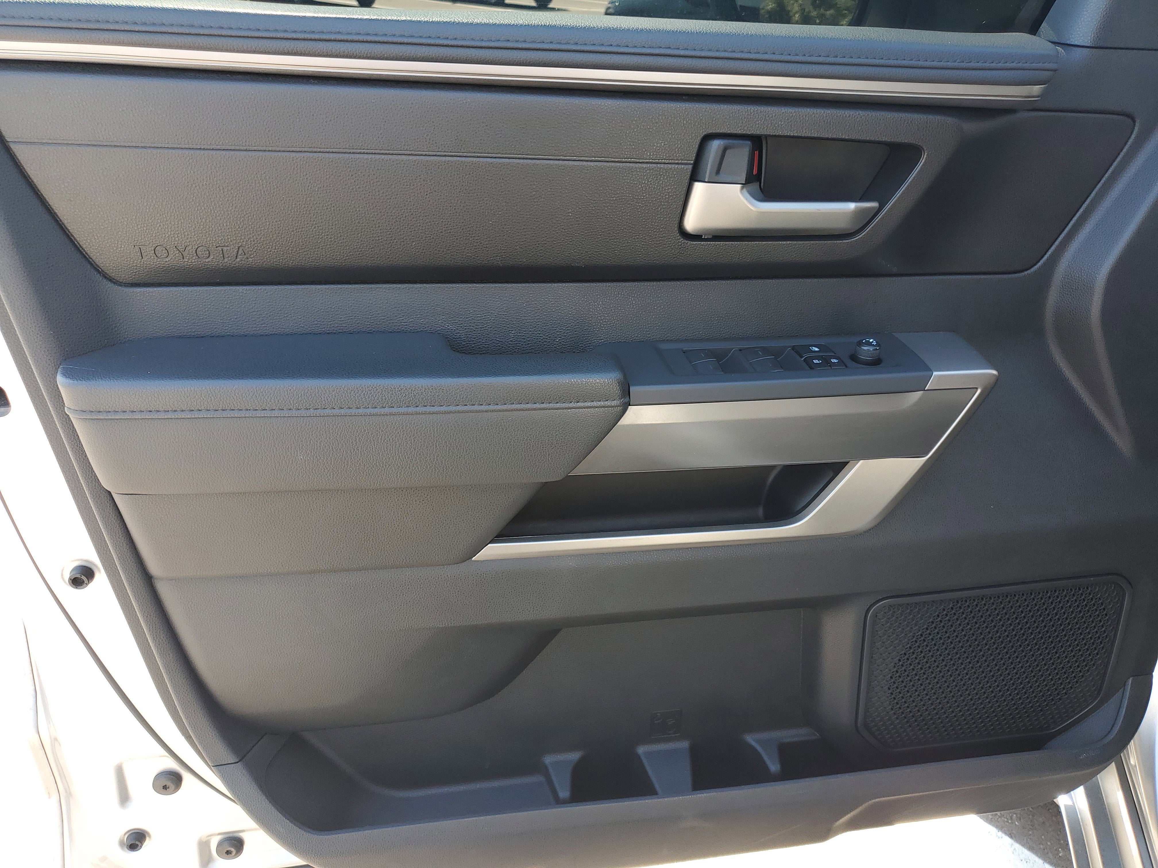 2022 Toyota Tundra 2WD SR5